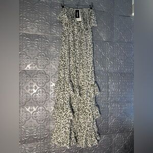 NWT Yidarton Ruffle White Off The Shoulder Strapless Floral Maxi Dress Vacation